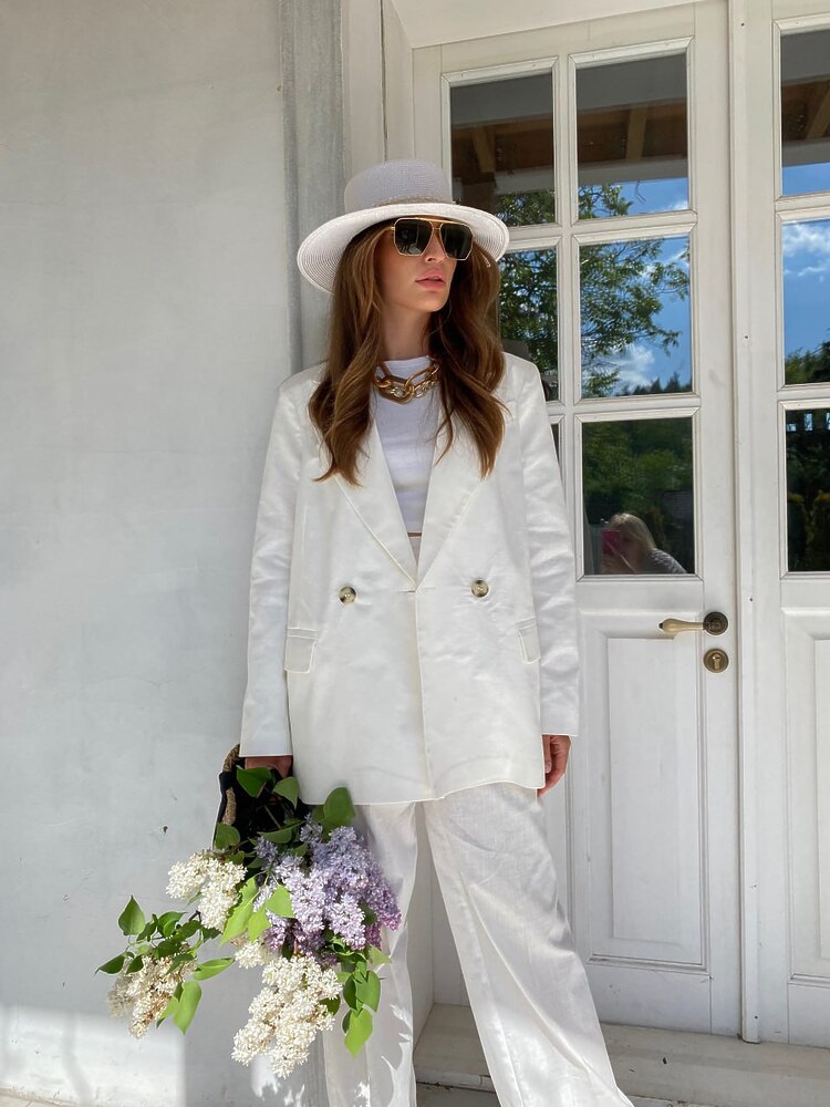 Suit AMOUR color white